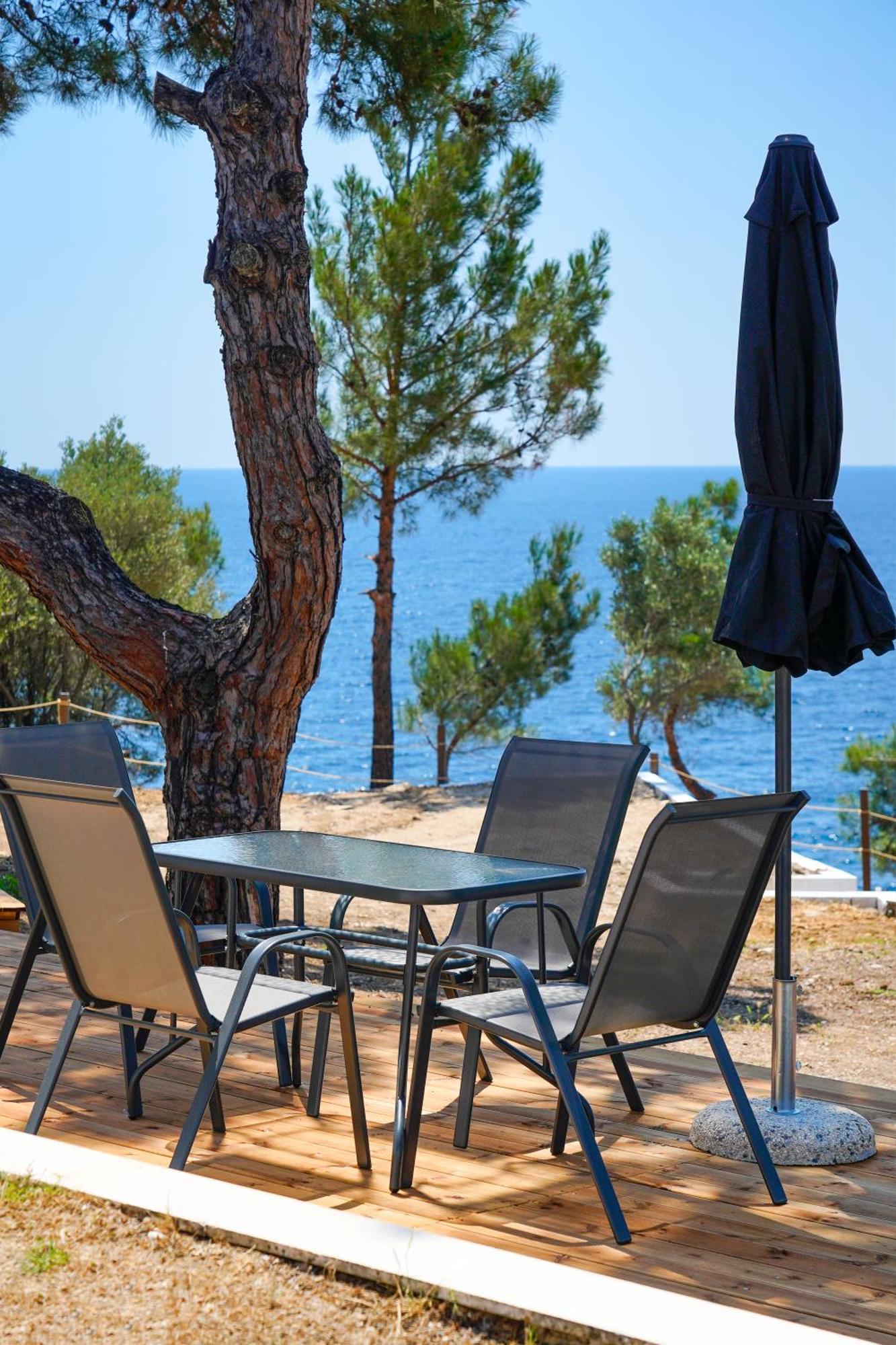 Acroterra - Easy Living Aparthotel Aliki  Bagian luar foto