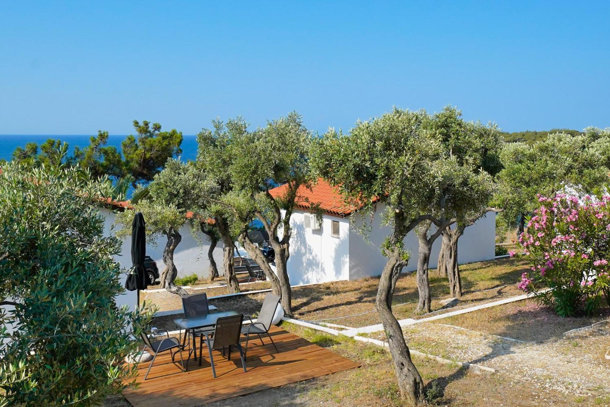 Acroterra - Easy Living Aparthotel Aliki  Bagian luar foto