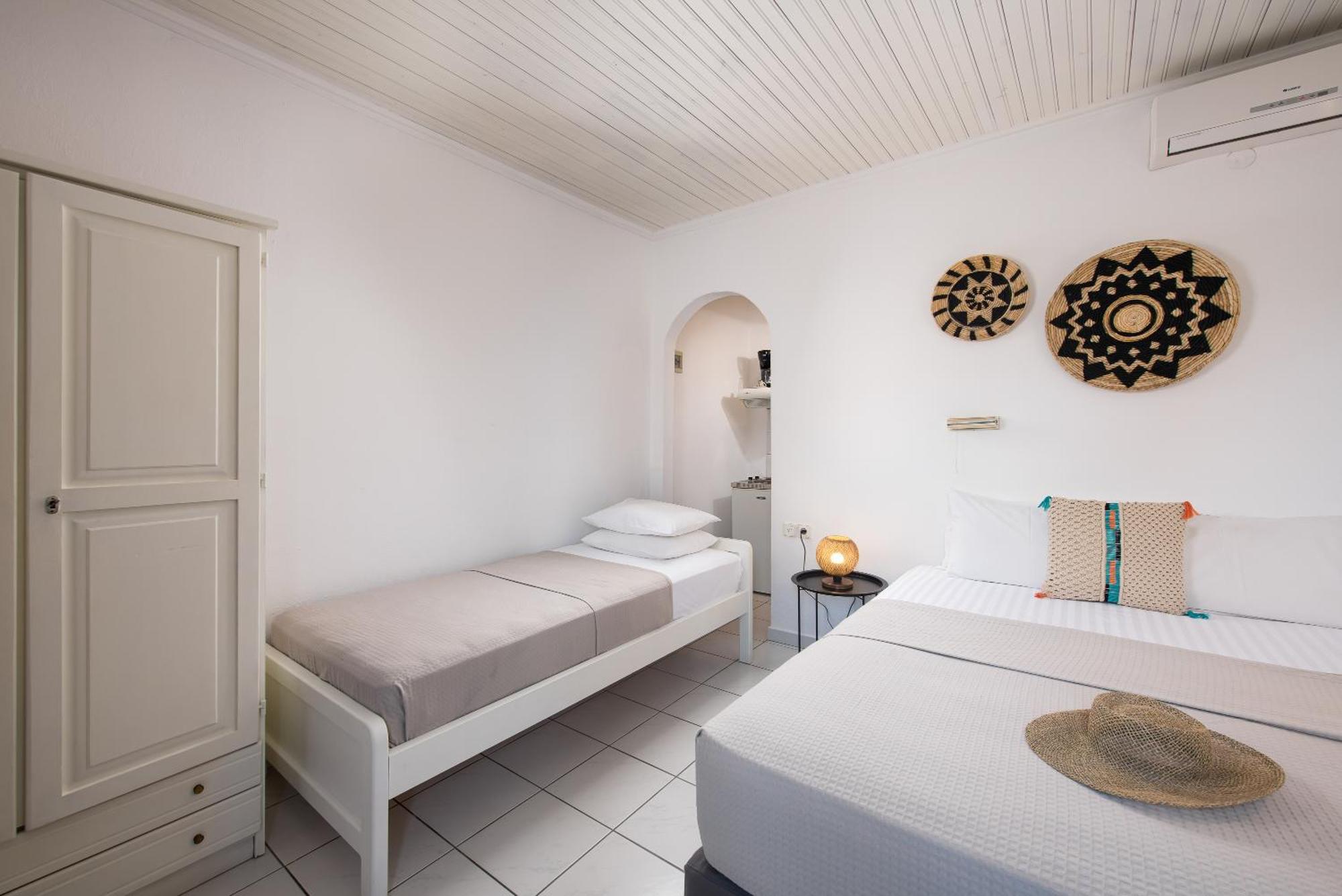 Acroterra - Easy Living Aparthotel Aliki  Bagian luar foto