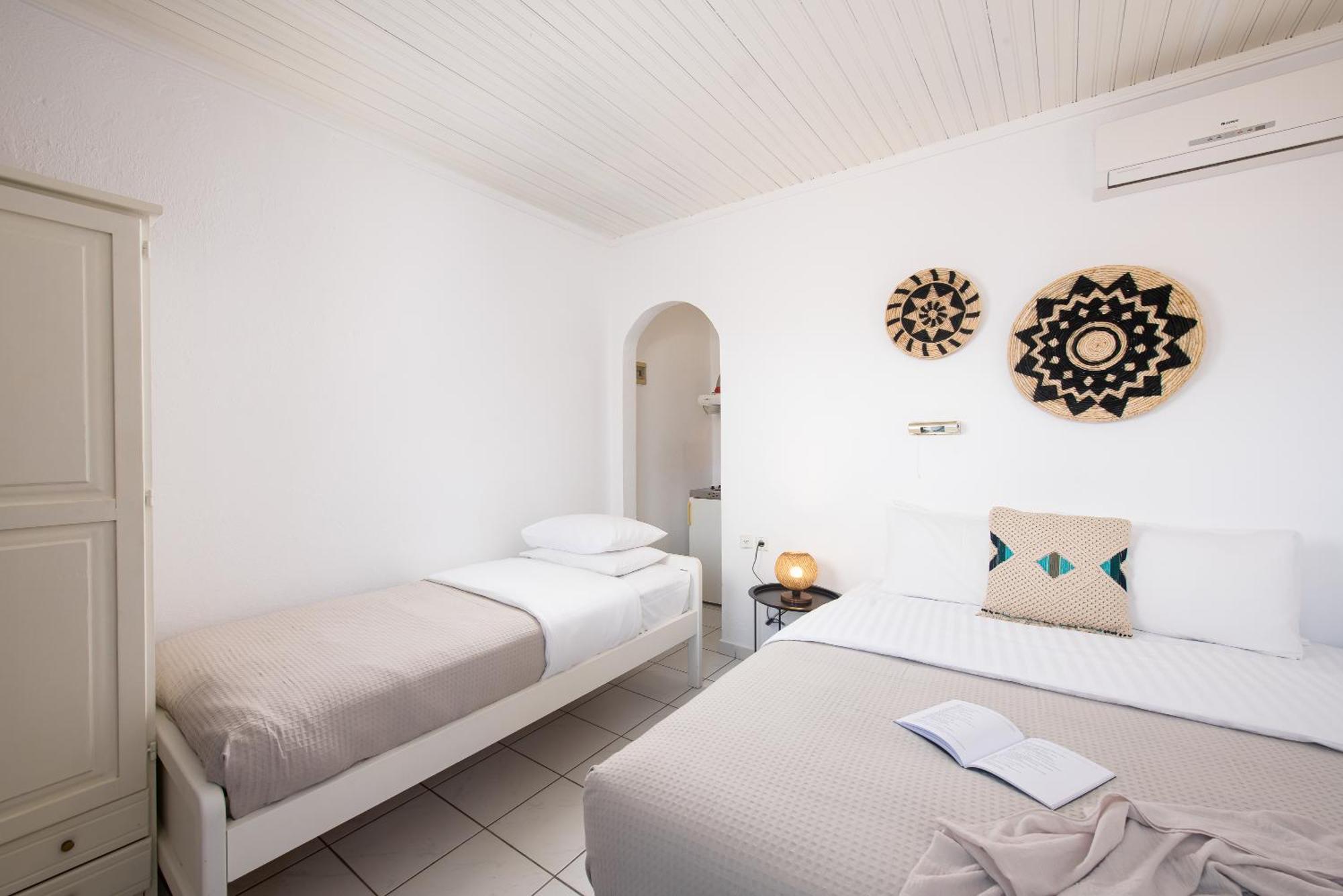Acroterra - Easy Living Aparthotel Aliki  Bagian luar foto