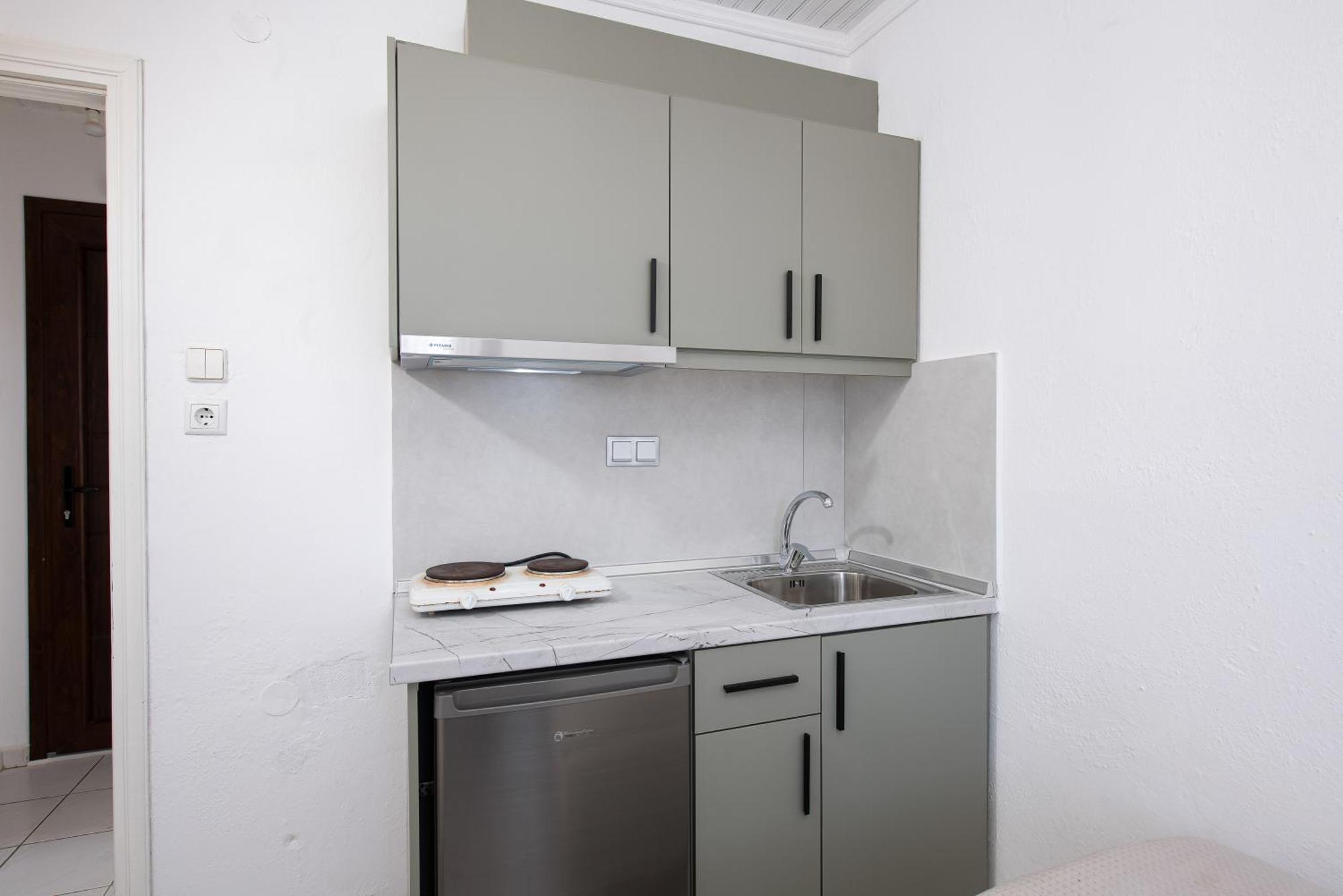 Acroterra - Easy Living Aparthotel Aliki  Bagian luar foto